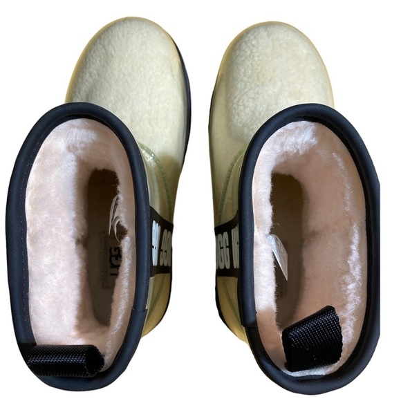 UGG Classic Clear Mini Boots NWT Size 5 - Picture 3 of 8
